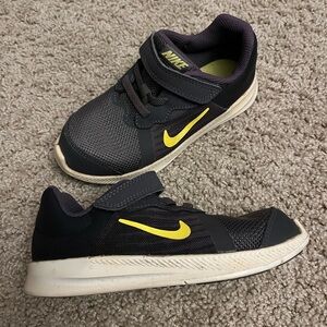 Nike Kids dark grey and Yellow Velcro Sneakers